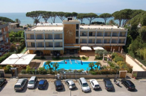  Hotel Albatros  Террачина